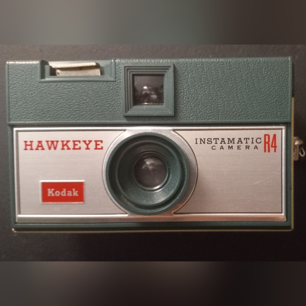 Vintage Kodak Hawkeye Instamatic R4 Film Camera
